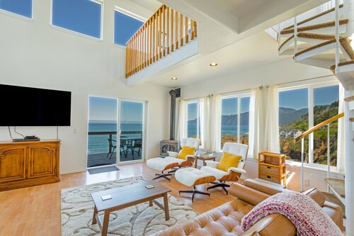 Exquisite Oceanview! by OceanviewHotTubs Tesla Charging  Shelter Cove Oceanfront