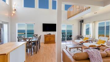 Smart TV, fireplace, DVD player, books