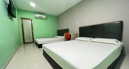 OYO 90789 Stutong Point