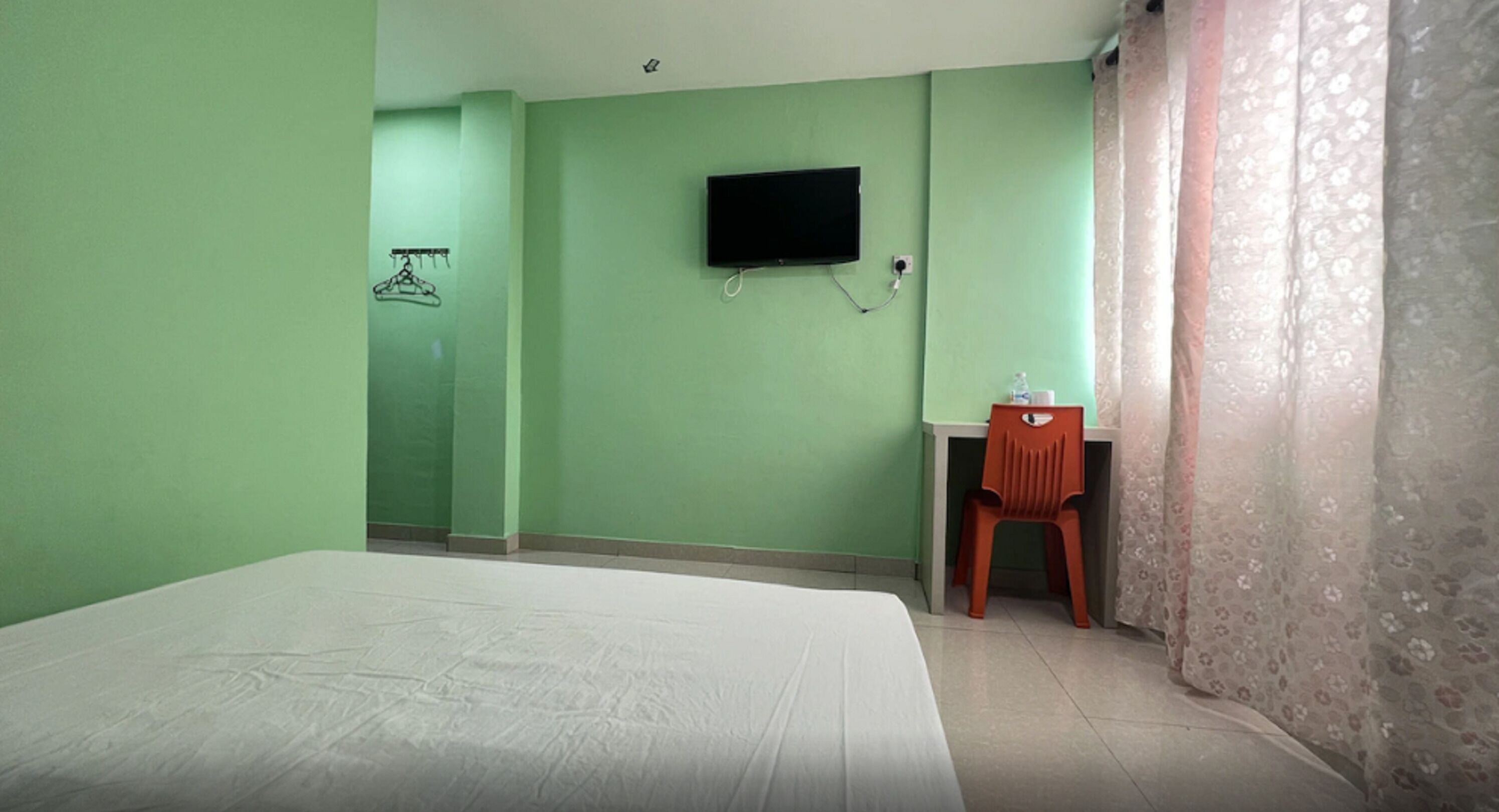 deluxe double room | bed sheets