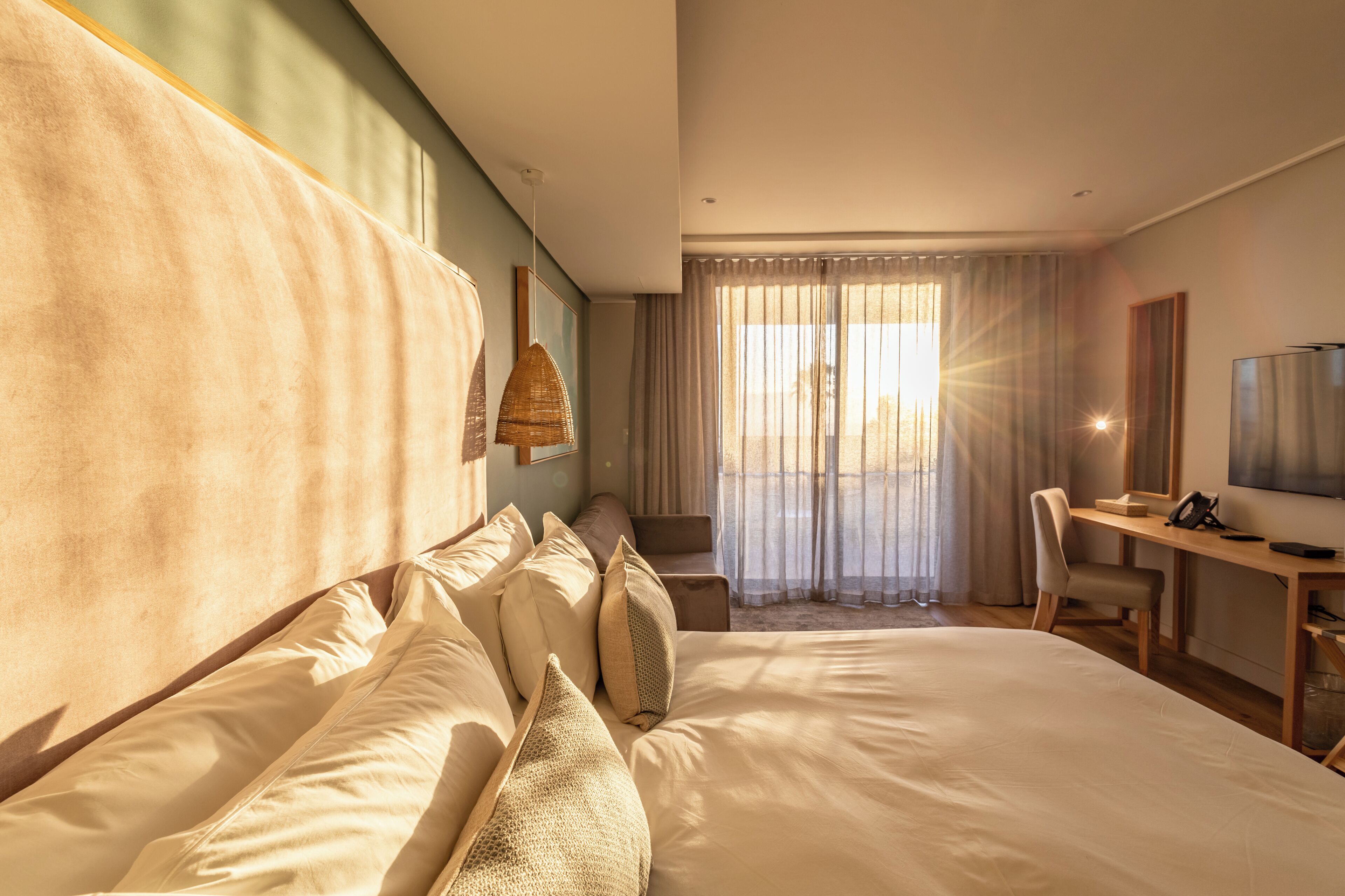 Suite de lujo, vistas al mar | Ropa de cama de alta calidad, minibar, caja fuerte y escritorio