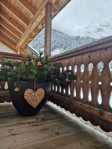 Apartment 'Mitterbruggehof Enzian' with Mountain View, Shared Garden and Wi-Fi