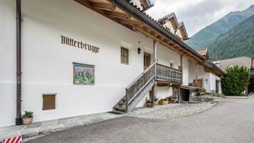 Esterni
