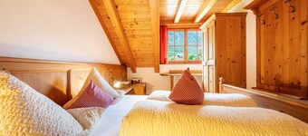 Apartment 'Mitterbruggehof Berganemone' with Mountain View, Shared Garden and Wi-Fi