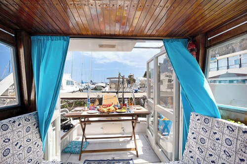 Boat 'Aloha Jak's' with Sea View, Wi-Fi and Air Conditioning