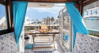 Boat 'Aloha Jak's' with Sea View, Wi-Fi and Air Conditioning