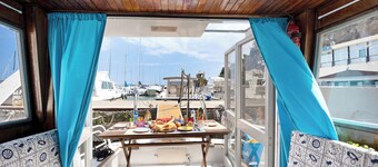 Boat 'Aloha Jak's' with Sea View, Wi-Fi and Air Conditioning