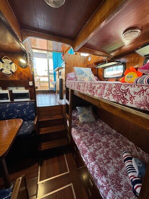 1 bedroom, free WiFi, bed sheets