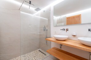Bathtub, hair dryer, towels