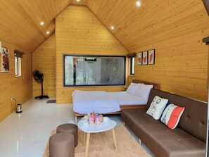 Deluxe Bungalow | 1 bedroom, individually decorated, individually furnished, desk