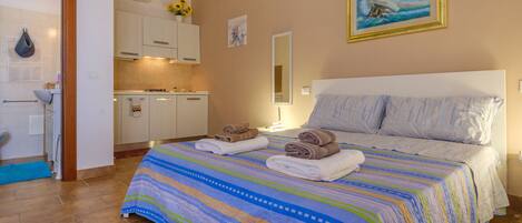 1 bedroom, free WiFi, bed sheets