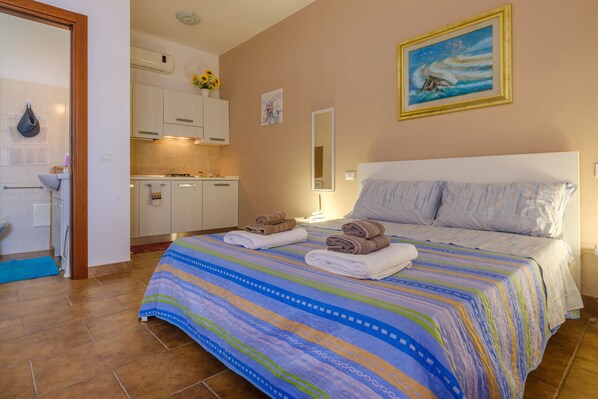 1 bedroom, free WiFi, bed sheets