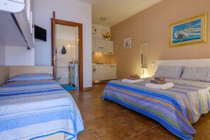 1 bedroom, free WiFi, bed sheets