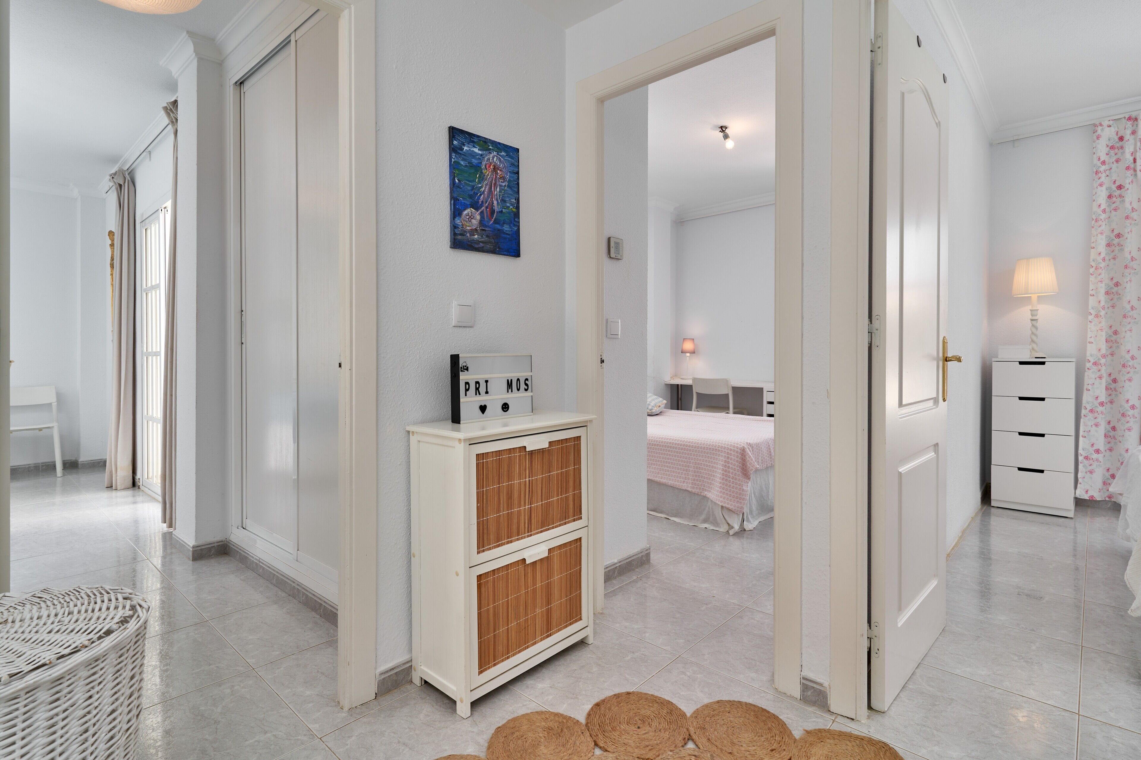 4 多间卧室、熨斗/熨衣板、免费 WiFi、床单