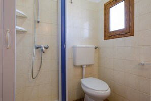 Dusche, Haartrockner, HandtĂŒcher