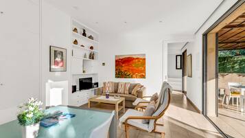 TV, DVD player, stereo