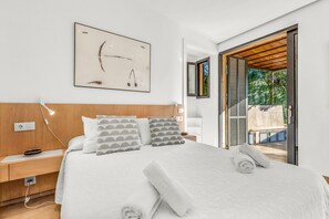 1 habitación, tabla de planchar con plancha, wifi gratis y ropa de cama 