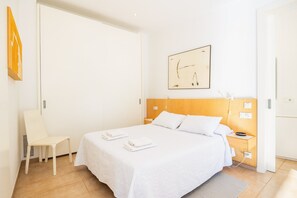 1 chambre, fer et planche à repasser, Wi-Fi gratuit, draps fournis