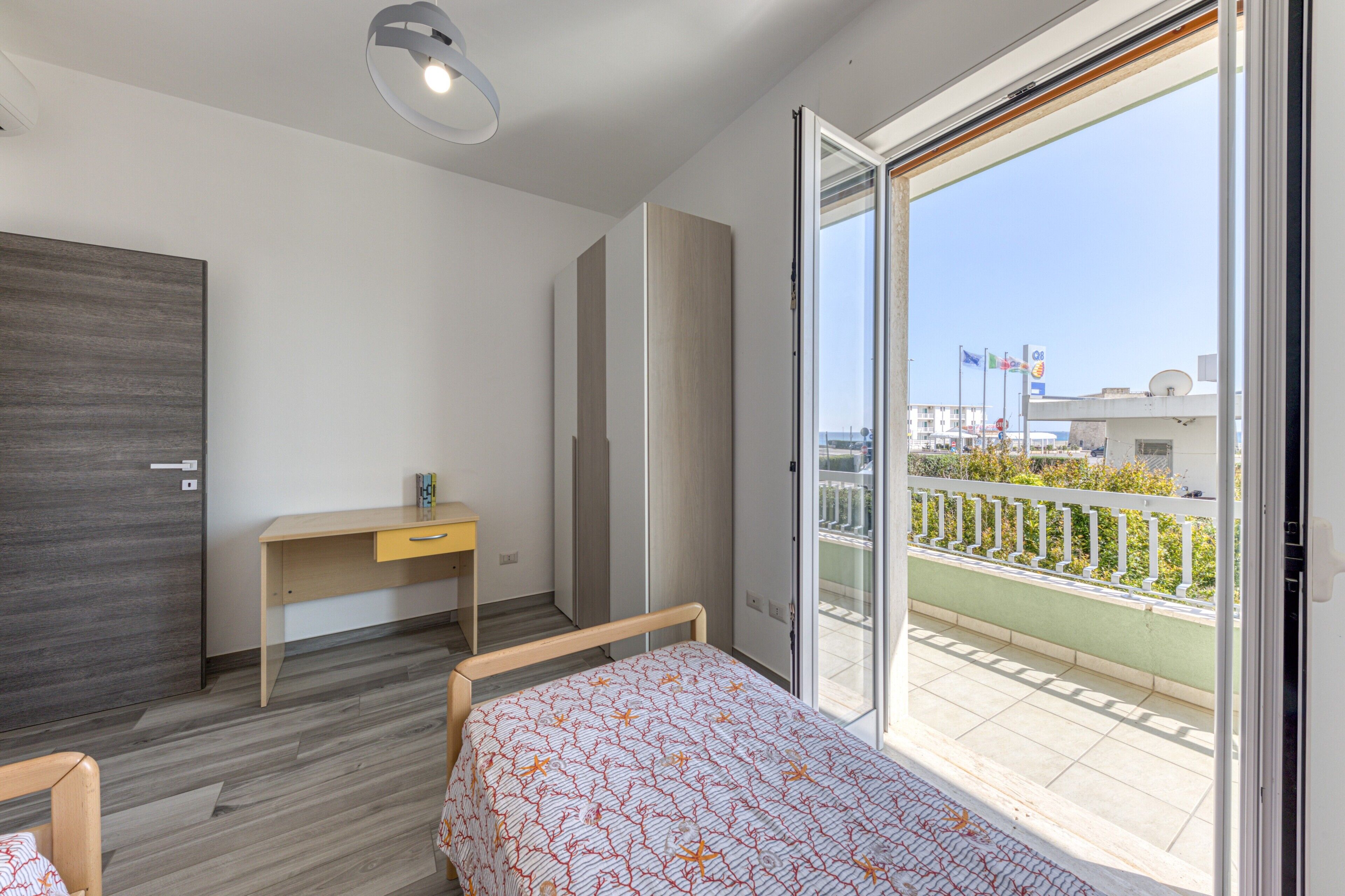 3 bedrooms, iron/ironing board, bed sheets