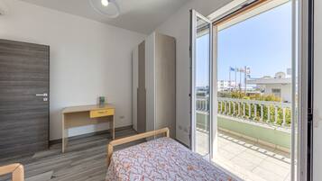 3 bedrooms, iron/ironing board, bed sheets