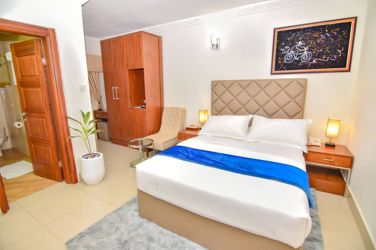 Egyptian cotton sheets, premium bedding, down duvets, minibar