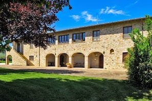 Vila família, 6 quartos, lareira, ao lado da montanha (Villa del Colle) | Fachada