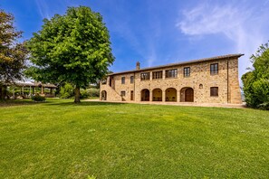 Vila família, 6 quartos, lareira, ao lado da montanha (Villa del Colle) | Jardim