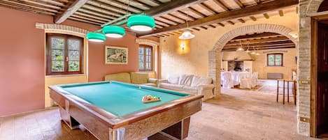 Family Villa, 6 Bedrooms, Fireplace, Mountainside (Villa del Colle) | Interior