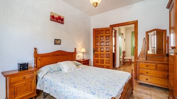 6 Schlafzimmer, Bügeleisen/Bügelbrett, kostenloses WLAN, Bettwäsche