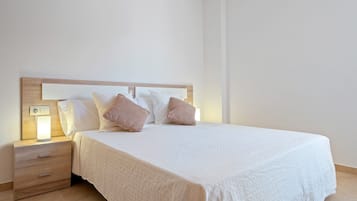 2 dormitoris, planxa i posts de planxar, wifi gratuïta i roba de llit