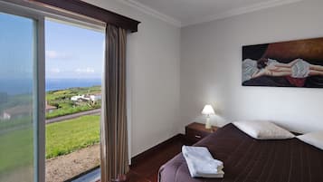 4 slaapkamers, een strijkplank/strijkijzer, gratis wifi, beddengoed