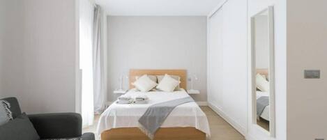 1 chambre, fer et planche à repasser, Wi-Fi gratuit, draps fournis