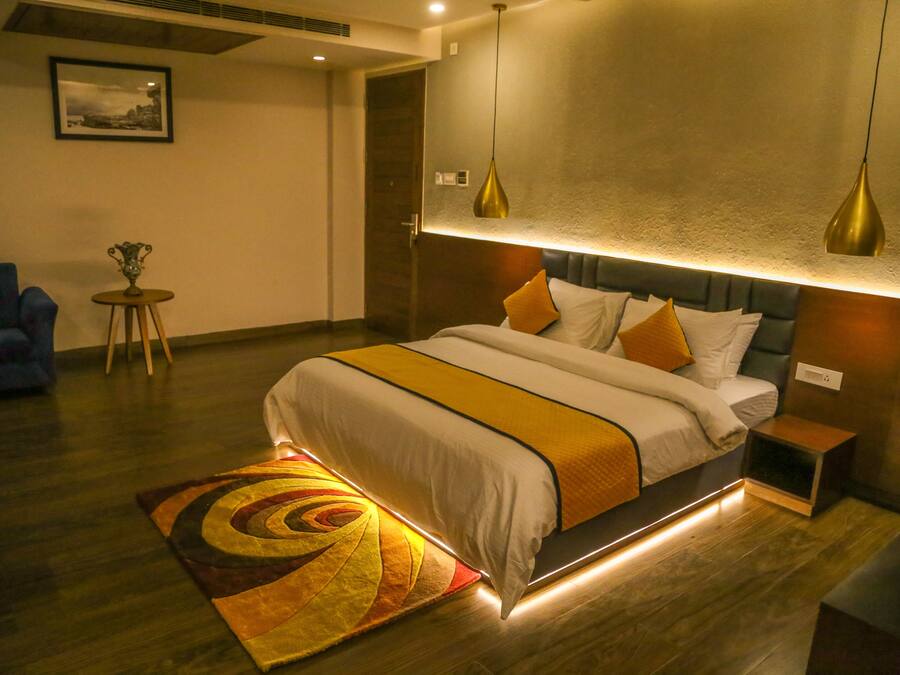 Suite | Minibar, Schreibtisch, Bügeleisen/Bügelbrett, Zustellbetten