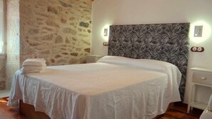 4 slaapkamers, een strijkplank/strijkijzer, wifi, beddengoed