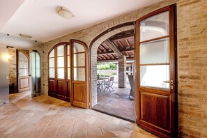 Villa Familiale, plusieurs chambres, côté montagne (Villa San Martino) | Intérieur