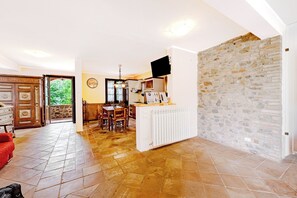 Familienvilla, 3 Schlafzimmer, Mikrowelle, Bergseite (Villa San Martino) | Innenbereich