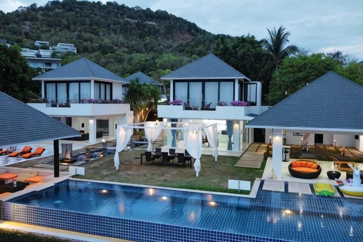 Oceanfront King Room With Balcony
