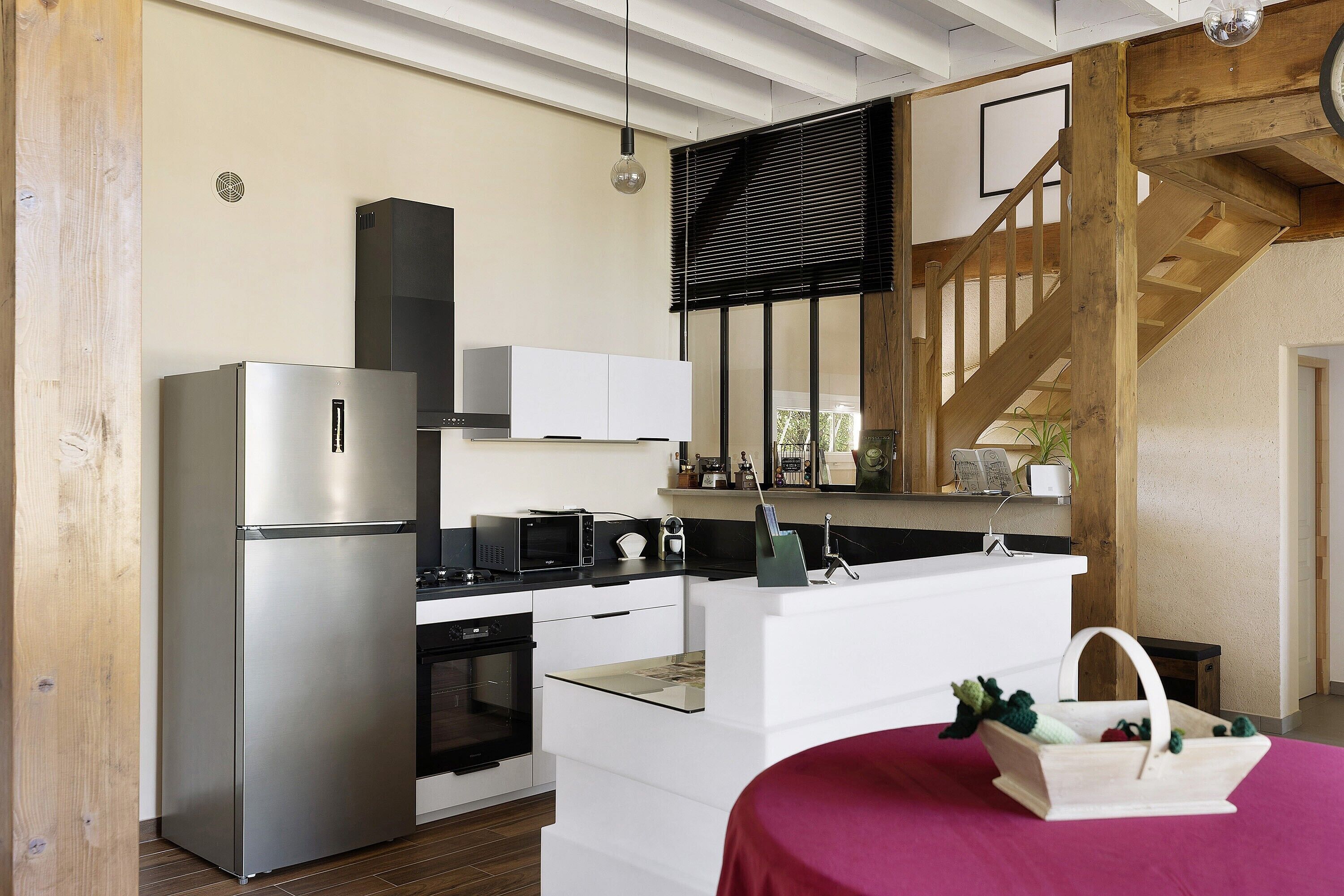 Refrigerador, microondas, horno y parrilla de estufa 