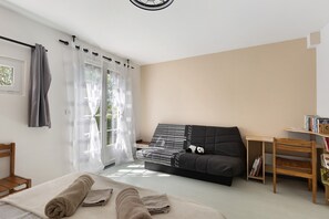 1 bedroom, iron/ironing board, free WiFi, bed sheets - Cottages with Shared Pool, Terrace, and Wi-Fi near Le Lude and La Flèche Zoo (Noyant)