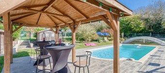 Holiday Home 'Bricabroc' with Shared Pool, Private Terrace and Wi-Fi