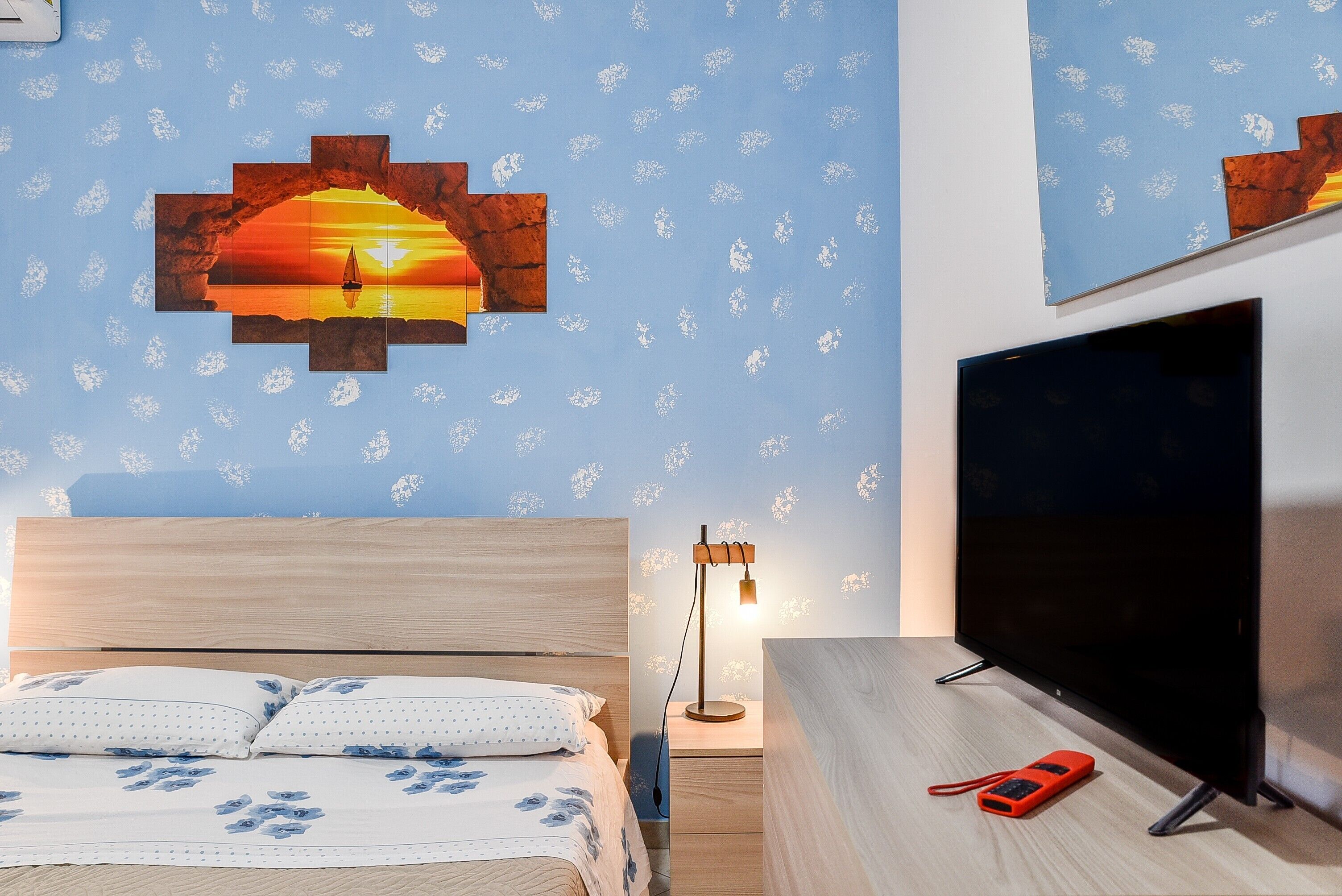 4 室のベッドルーム、アイロン / アイロン台、WiFi (無料)、ベッドシーツ