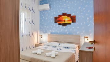 4 bedrooms, iron/ironing board, free WiFi, bed sheets