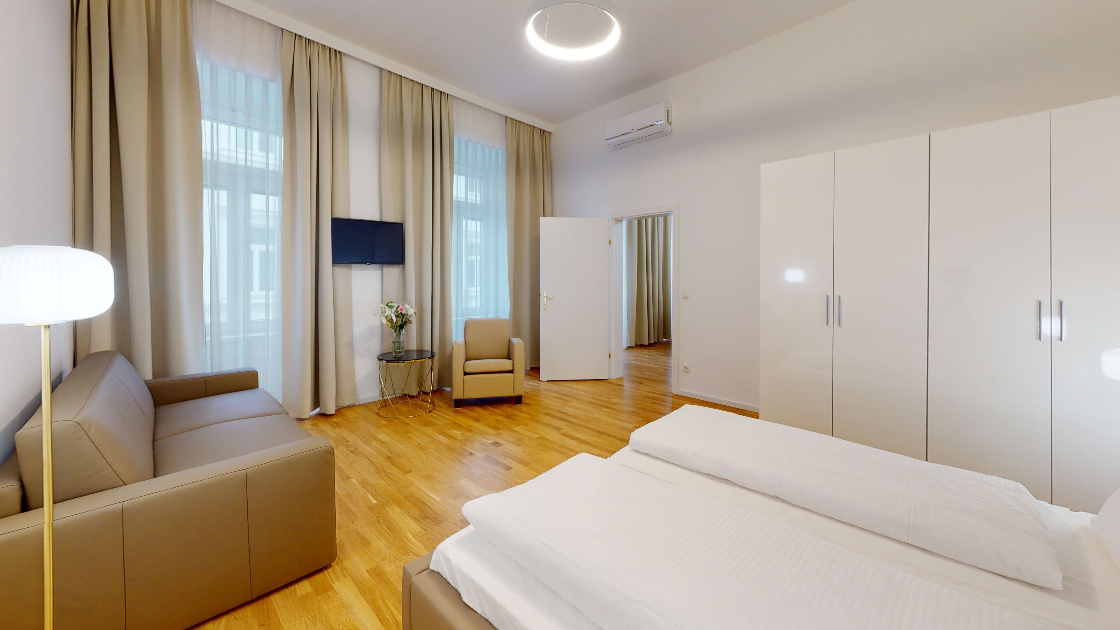 Family Deluxe, Big Apartment, 2 Bedrooms | Allergikerbettwaren, individuell dekoriert, individuell eingerichtet