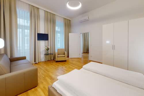 Family Deluxe, Big Apartment, 2 Bedrooms | Hypo-allergenic bedding, individually decorated, individually furnished