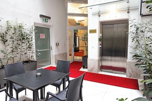 Courtyard - ALON HOMES Vienna – Premium City Center Apartments (Vienna)