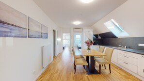 Cloud Family Apartment, 2 Bedrooms | Hypo-allergenic bedding, individually decorated, individually furnished - ALON HOMES Vienna – Premium City Center Apartments (Vienna)