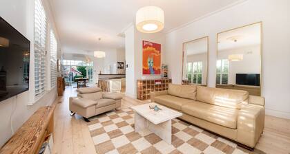 Timeless Gem in Malvern East
