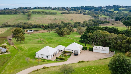Shoreham Homestead Walk to Vineyards