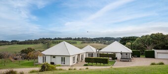 Pet Friendly - Shoreham Homestead Walk to Vineyards