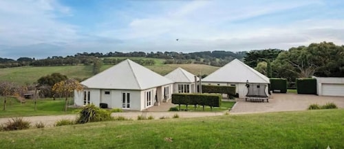 Shoreham Homestead Walk to Vineyards